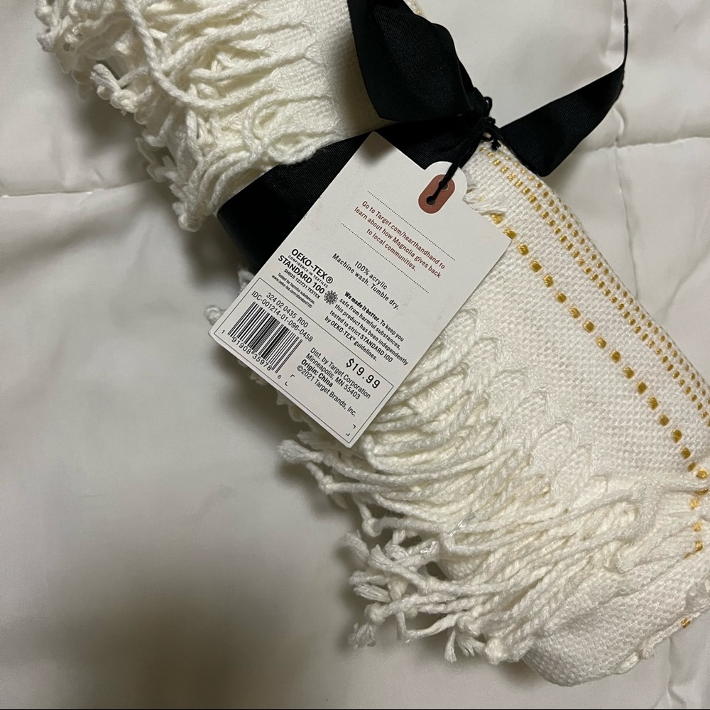 Magnolia throw - Picture 5 of 5